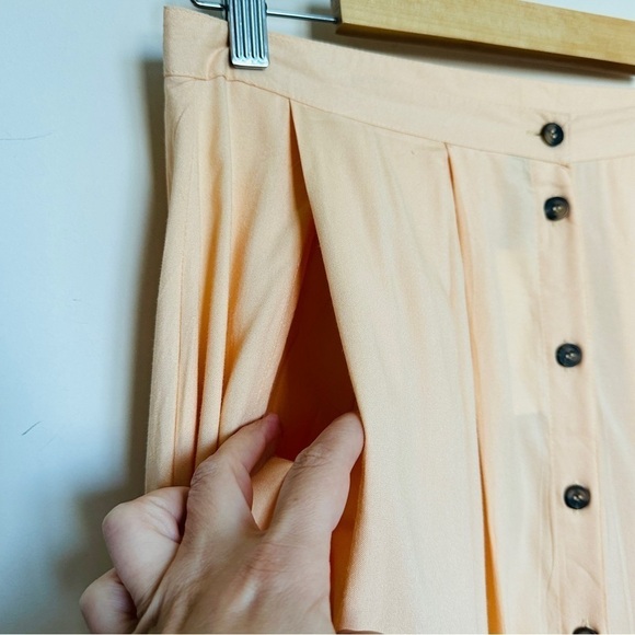 ASOS DESIGN Button Front Floaty Midi Skirt with Pleats in Peach US 8P - Picture 3 of 8